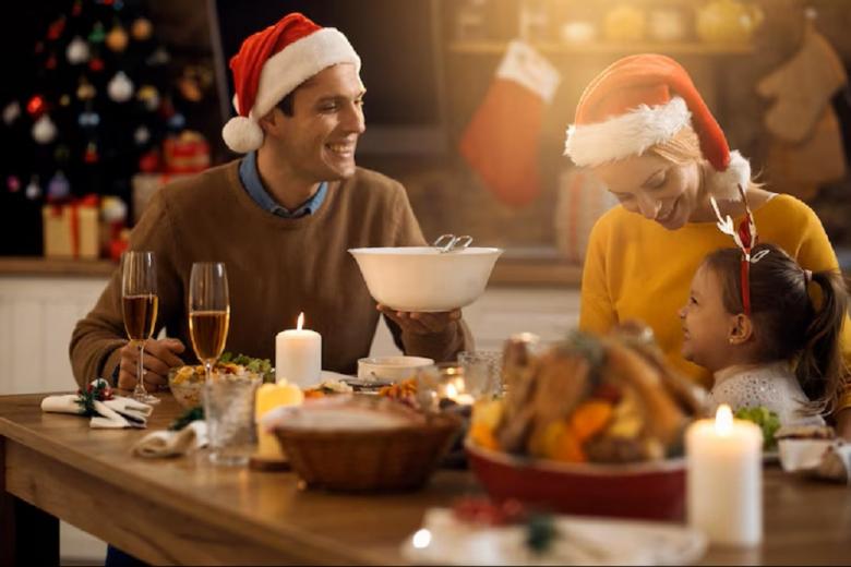 Поздравляем с наступающим Новым Годом!